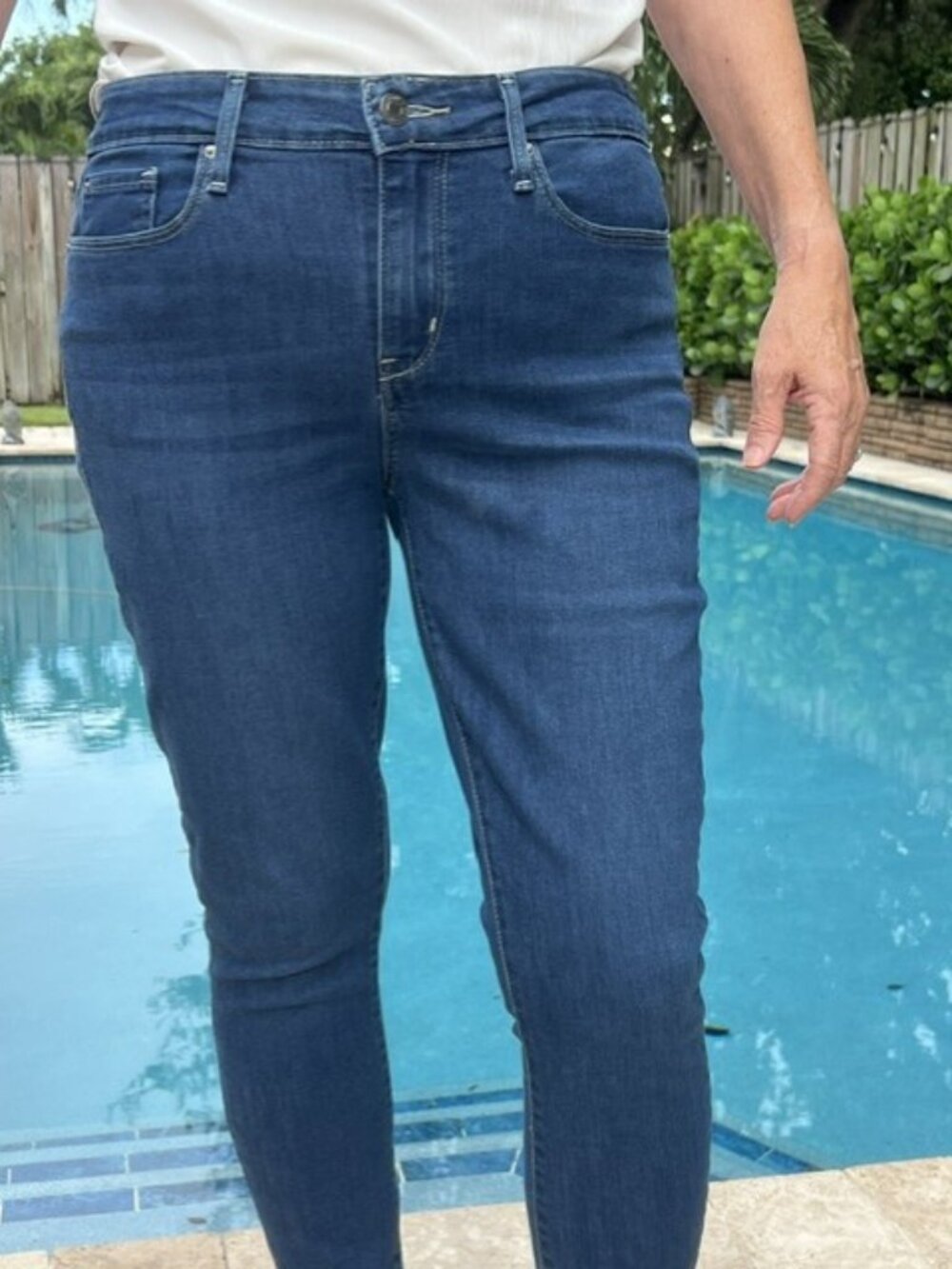 Signature Levi Strauss mid rise skinny jeans size 10 W 30 EUC #2104